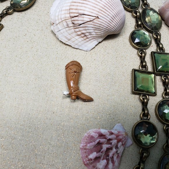 Vintage Enamel Coated Metal Boot Pin Brown Cowboy Spurs - Picture 4 of 5